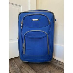 Delsey Fusion Lite 2.0 Carry-On Expandable rolling suitcase travel blue 21” bag